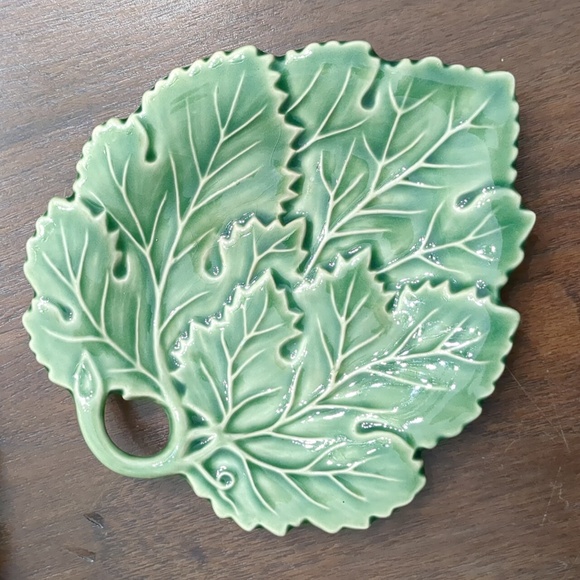 Bordallo Pinneiro Leaf Plates 6 in. - Picture 2 of 4